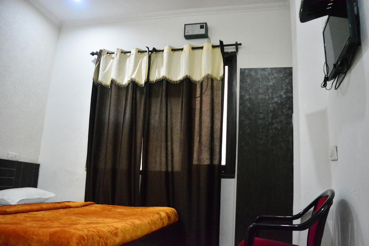 Sharma'S Bnb Hotel Amritsar Ngoại thất bức ảnh