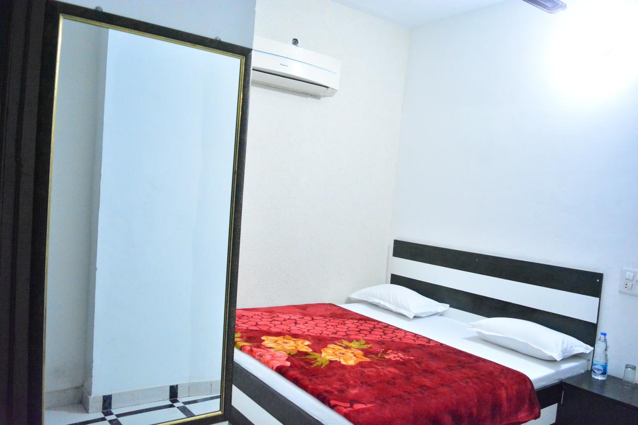 Sharma'S Bnb Hotel Amritsar Ngoại thất bức ảnh