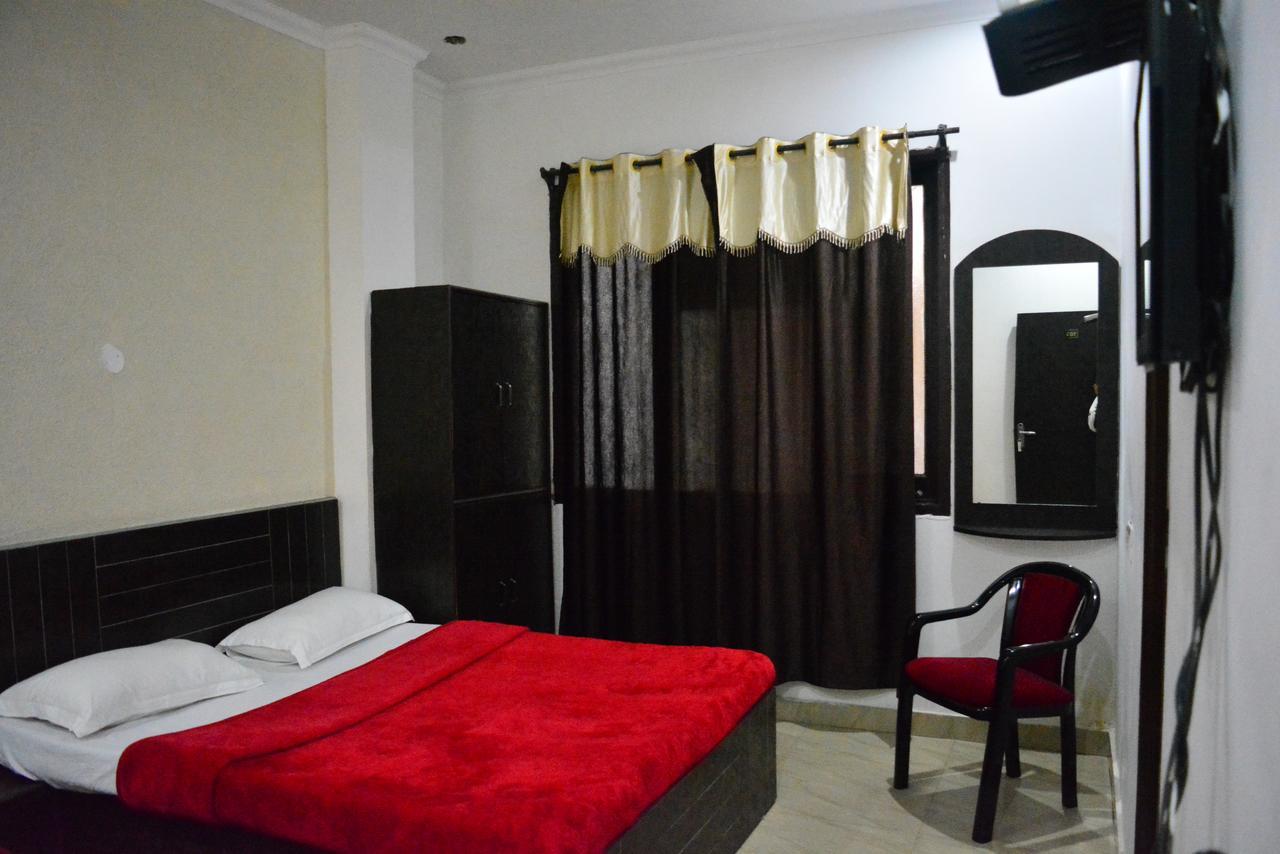 Sharma'S Bnb Hotel Amritsar Ngoại thất bức ảnh