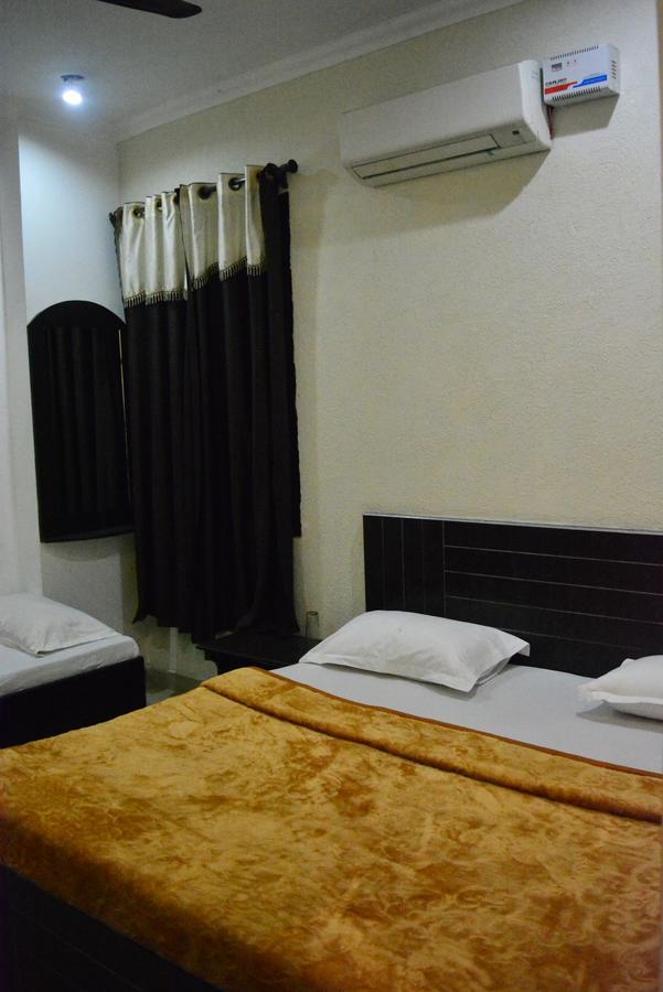 Sharma'S Bnb Hotel Amritsar Ngoại thất bức ảnh